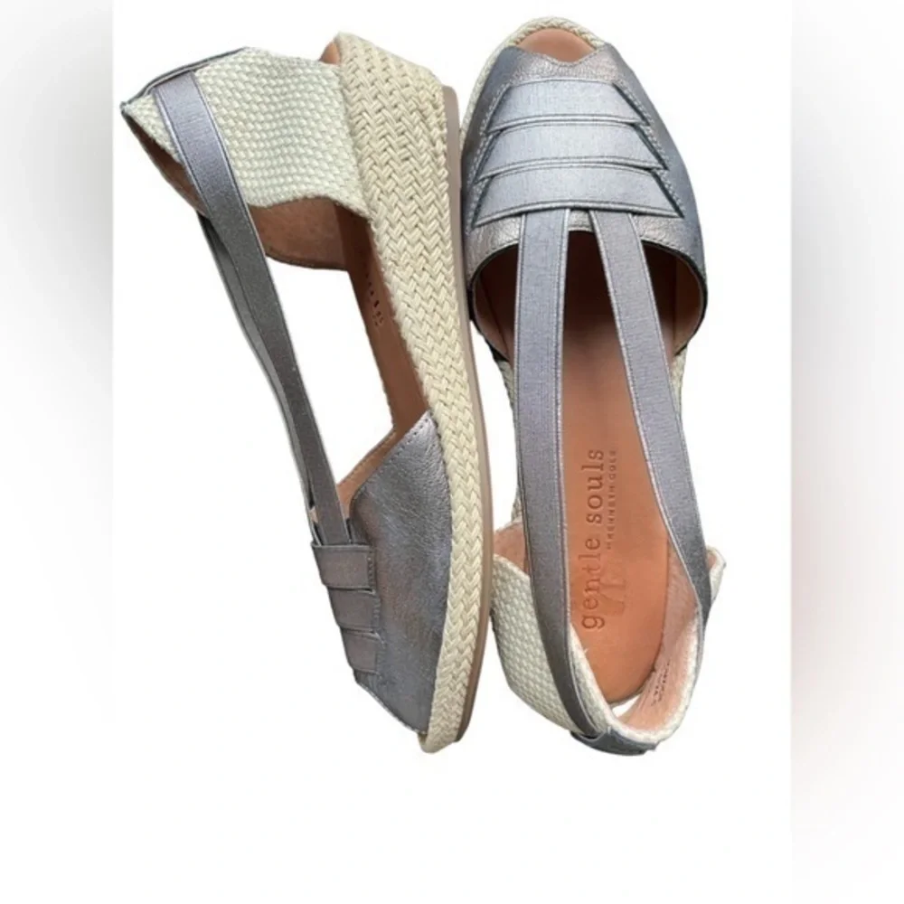 Gentle Souls Luci Wedge Sandal size 8